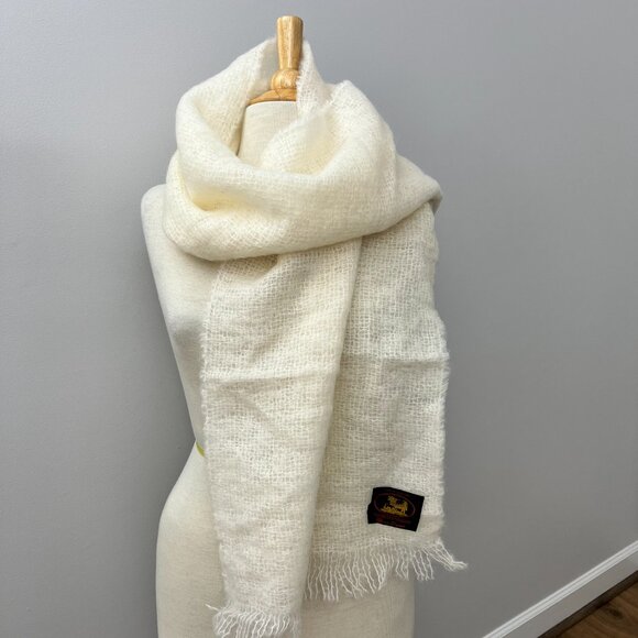 Edinburgh Woolen Mill Accessories - White Delicate Scottish Edinburgh Woolen Mill 100% Wool